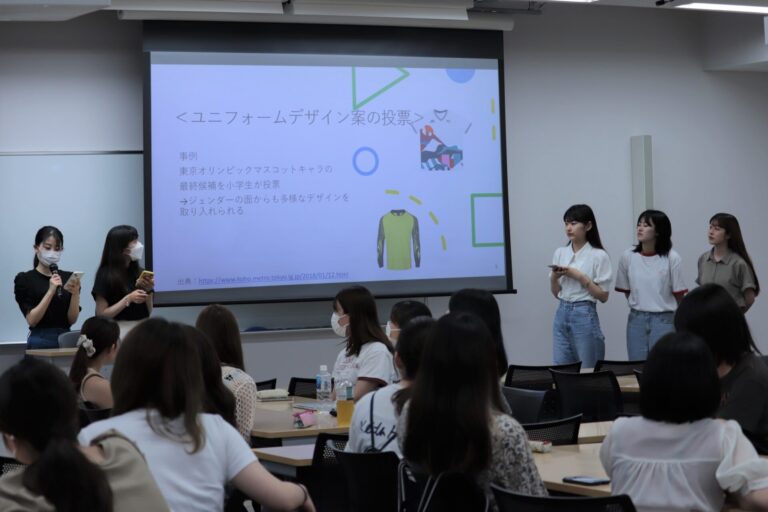 これからのオリンピックの形は？「国際理解とキャリア形成」の授業でオリンピックの将来についてのプレゼンテーションが行われました。 社会連携プログラム