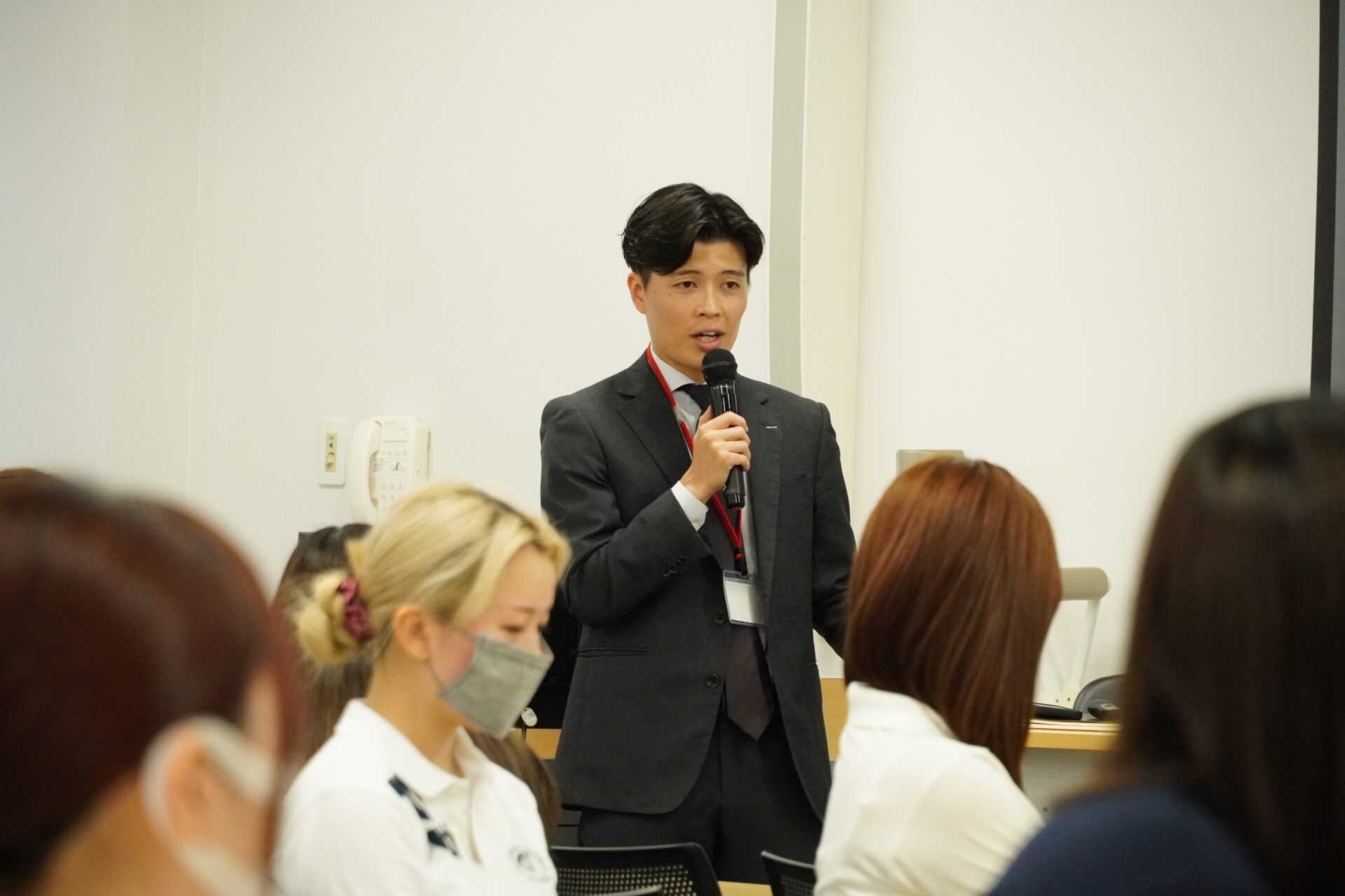 2025年度「実践プロジェクトa」にてサントリーホールディングス株式会社から課題の発表がありました。