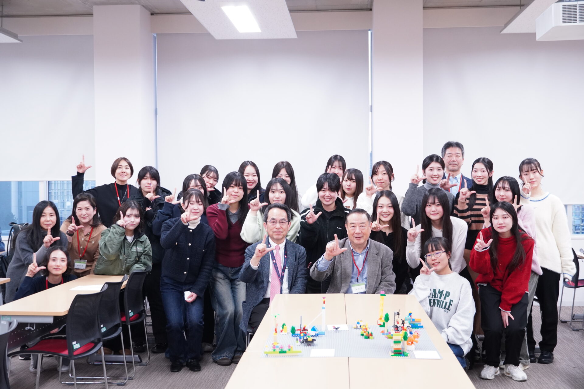 創造と対話を通じてキャリアを考える！グローバルキャリアデザインの授業で、国際的なキャリアを考えるレゴ®シリアスプレイ®ワークショップが開催されました。