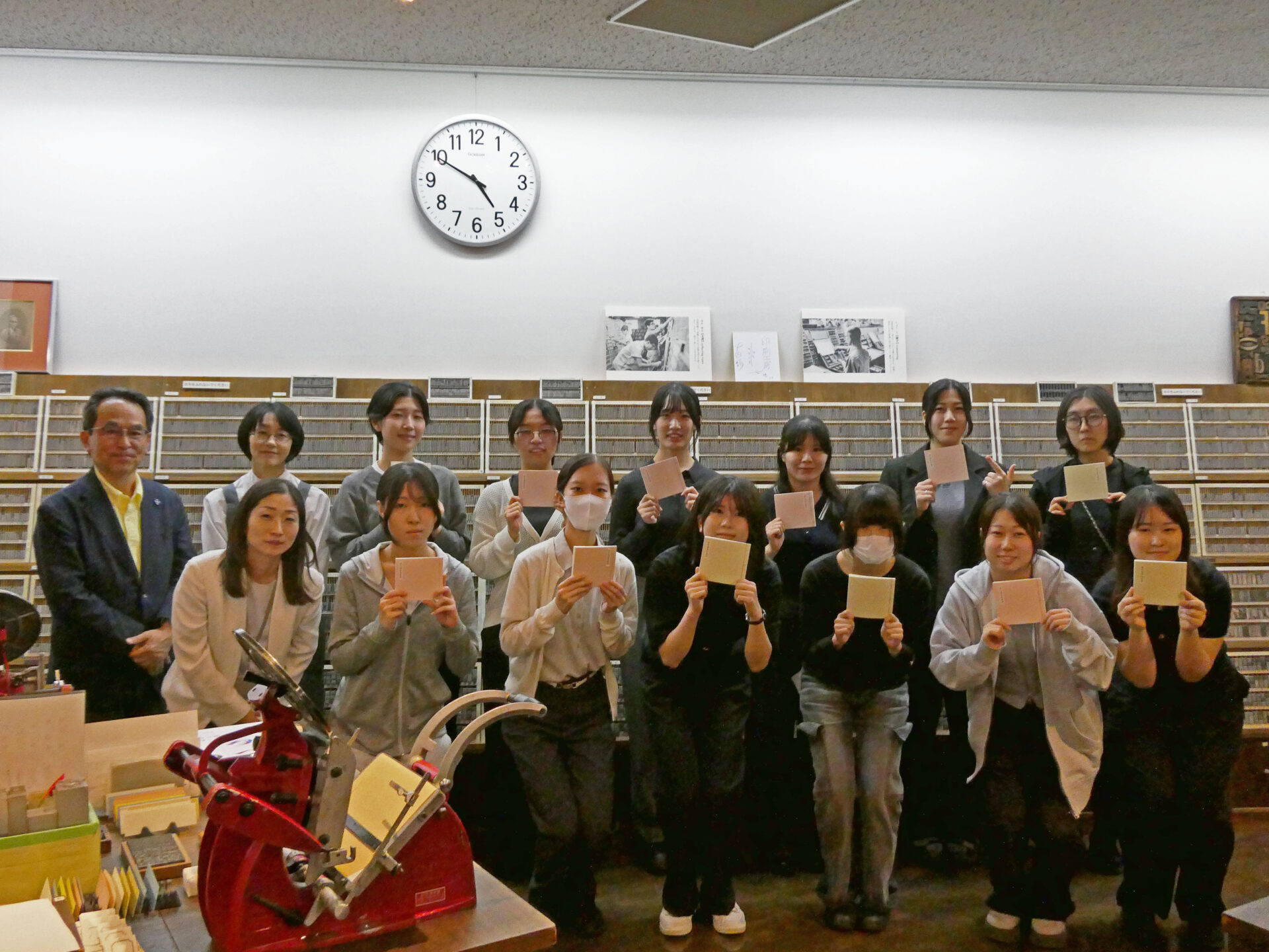 受け継がれる物語と印刷技術の関わりを学ぶ!〈国文学マーケティングプロジェクト〉にて印刷博物館を訪問し、特別講義が開催されました。